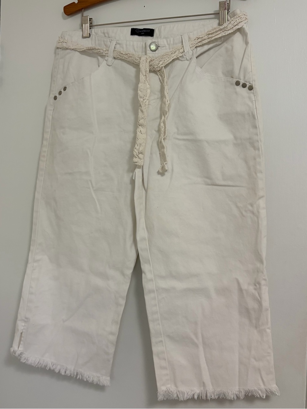 Context White Capri Jeans with Braided Waist Tie